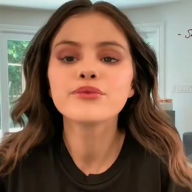 Selena Gomez adorable