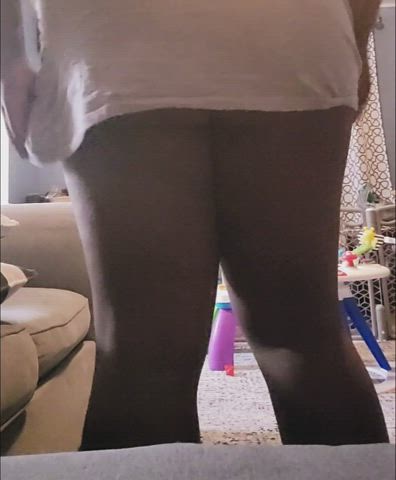 Loving how jiggly my booty is here 🍑