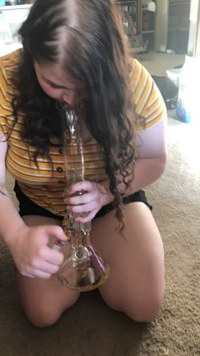 Milking this Grass City bong!