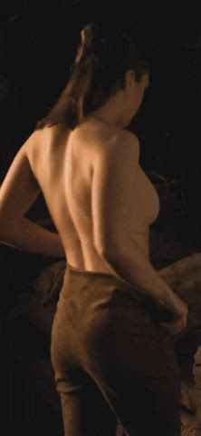 celebrity maisie williams nude gif