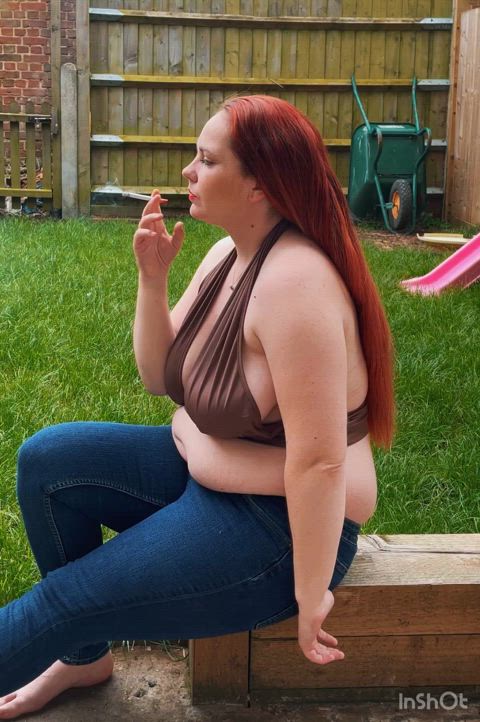 amateur big tits boobs candid chubby onlyfans public smoking voyeur belly gif