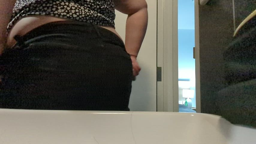 ass bouncing panties gif