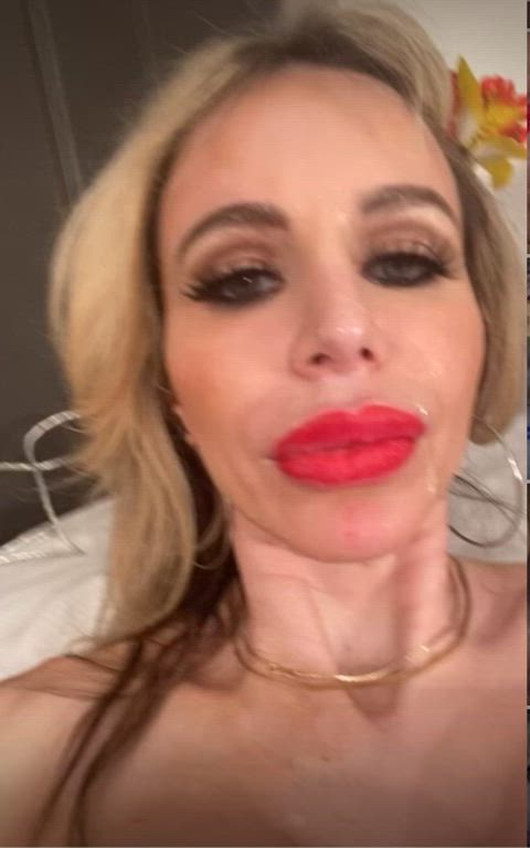 She needs to wear red lipstick with cum more often