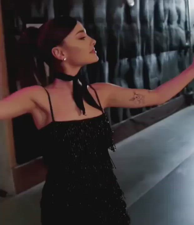 Ariana Grande Armpits Celebrity gif