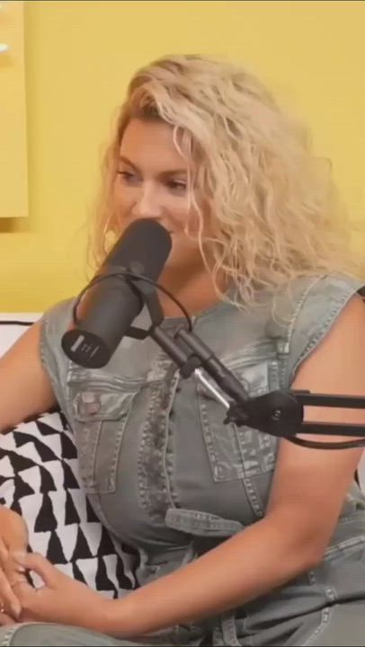 A nice little jerk off video of Tori for yall ?