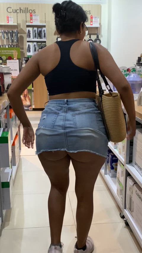 Dared to show pussy and ass at store 🎉 