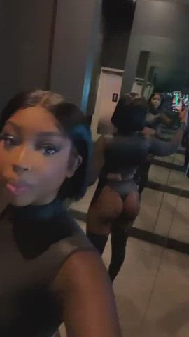 big ass bubble butt ebony jiggling public twerking gif