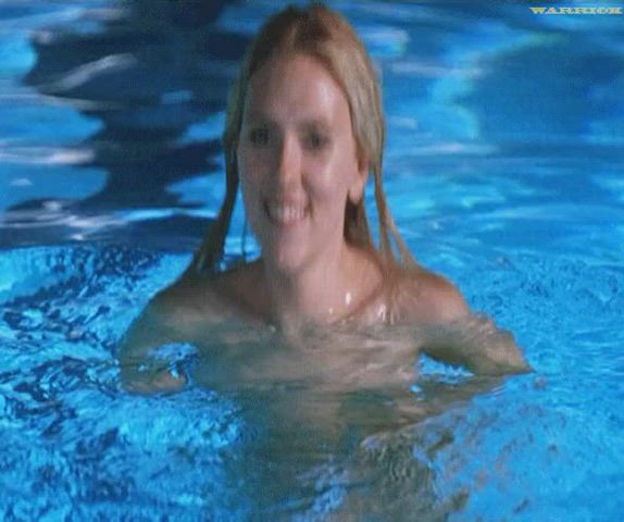 celebrity scarlett johansson wet and messy gif