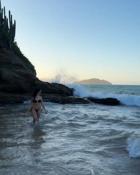 ass beach big ass big tits bikini brazilian celebrity sexy gif