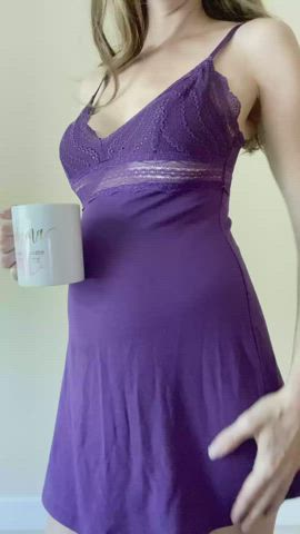 amateur babe brunette pregnant gif