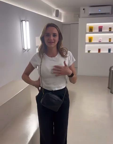 busty joey king sister gif