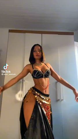Alright, that's impressive. Both her body and the dance