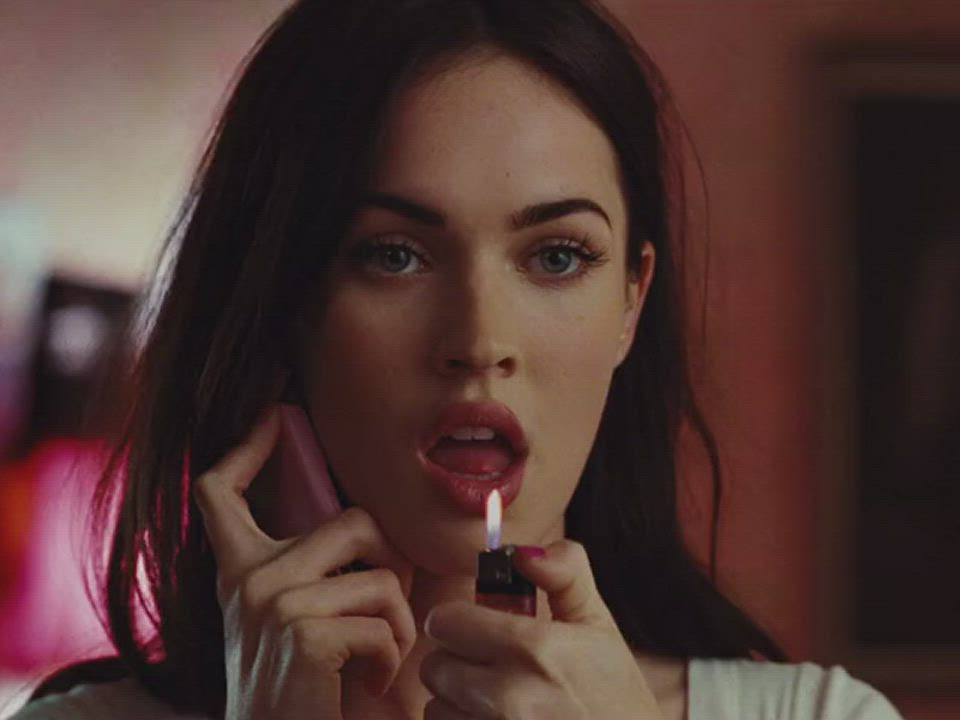 Imagining Megan Fox sucking me off... She must give amazing head