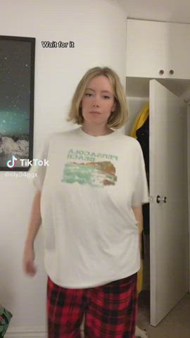 big tits braless huge tits natural tits non-nude tiktok tits gif