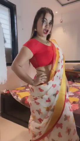 Bhabi Big Ass Big Tits Curvy Hotwife Indian MILF Saree Twerking gif