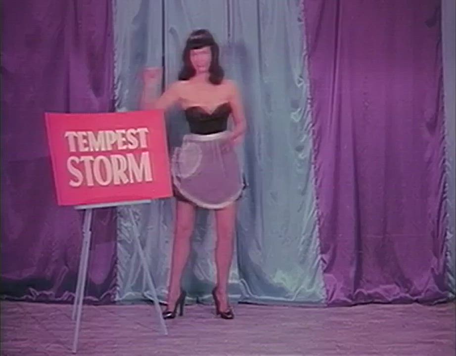 Dancing Model Vintage gif