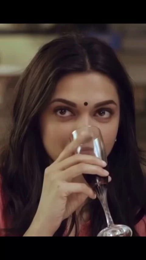 Deepika Padukone in Piku is Just Beauty Overloaded