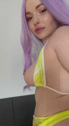 Showing you my boobs today 😇