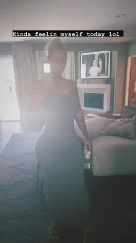 Iggy showin that ass