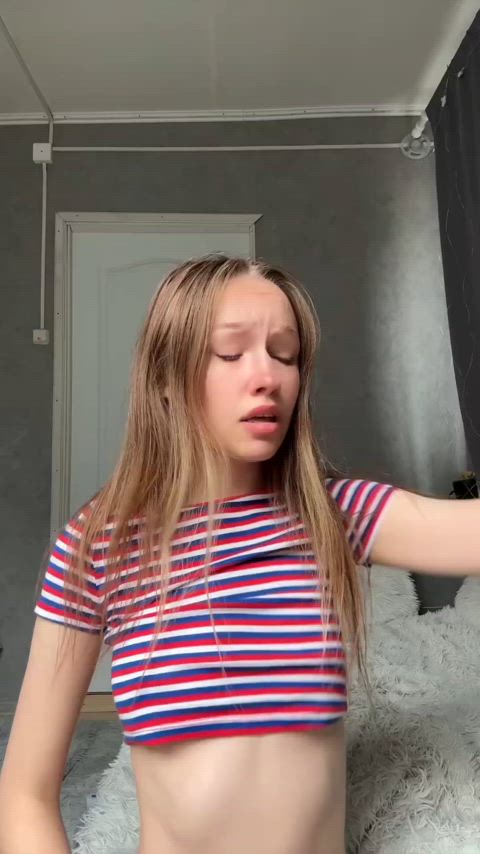 blonde handjob onlyfans petittits petite small tits tease teen tiktok r/tiktits clothing-fetish