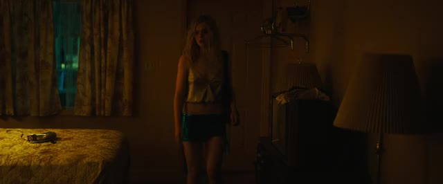 Elle Fanning - Galveston (2018)