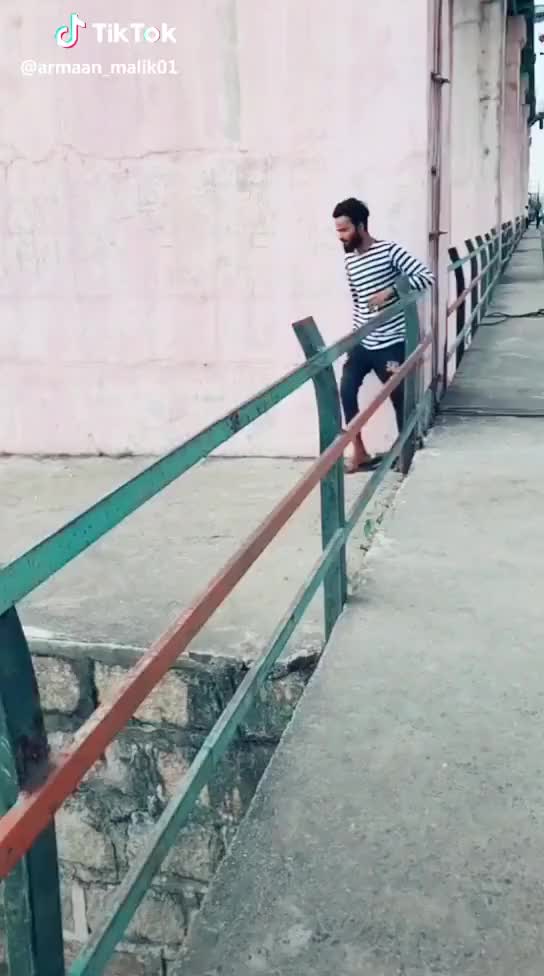 miya bhai jump #biggbuzzchallenge #fakefriend #mysingingtalent #slowmo