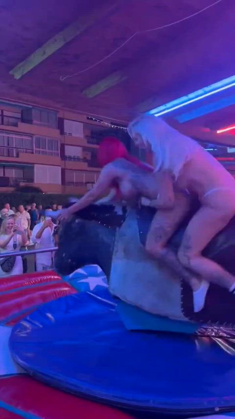 Mechanical bull