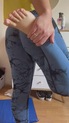 amateur ass big ass gym leggings gif