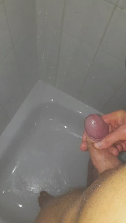 Crossing shower stream with my piss 😌💦