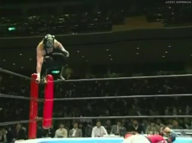 Black Tiger (Eddie Guerrero) | Diving Splash