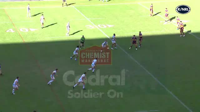 Tyrone Roberts breaks away as Darius Boyd tries too hard