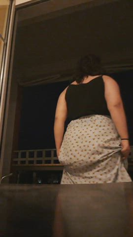 [F]lashing and spanking my thick ass on the balcony