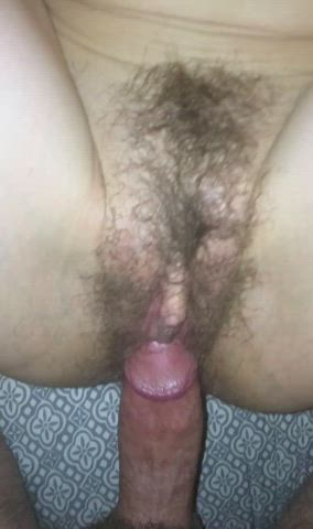 Thick load on the wife’s hairy pussy