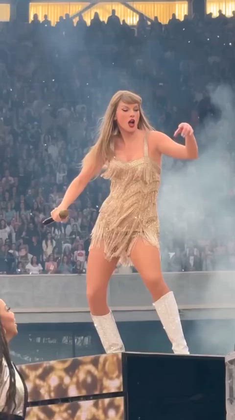 celebrity sexy taylor swift gif