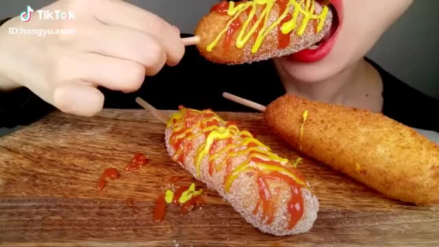  #eating #realsound #foodasmr #crunchyasmr #corndog #eat  #asmrsound #crispy #먹방