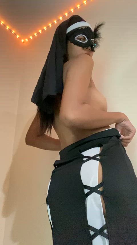 This naughty Asian nun wants to sin