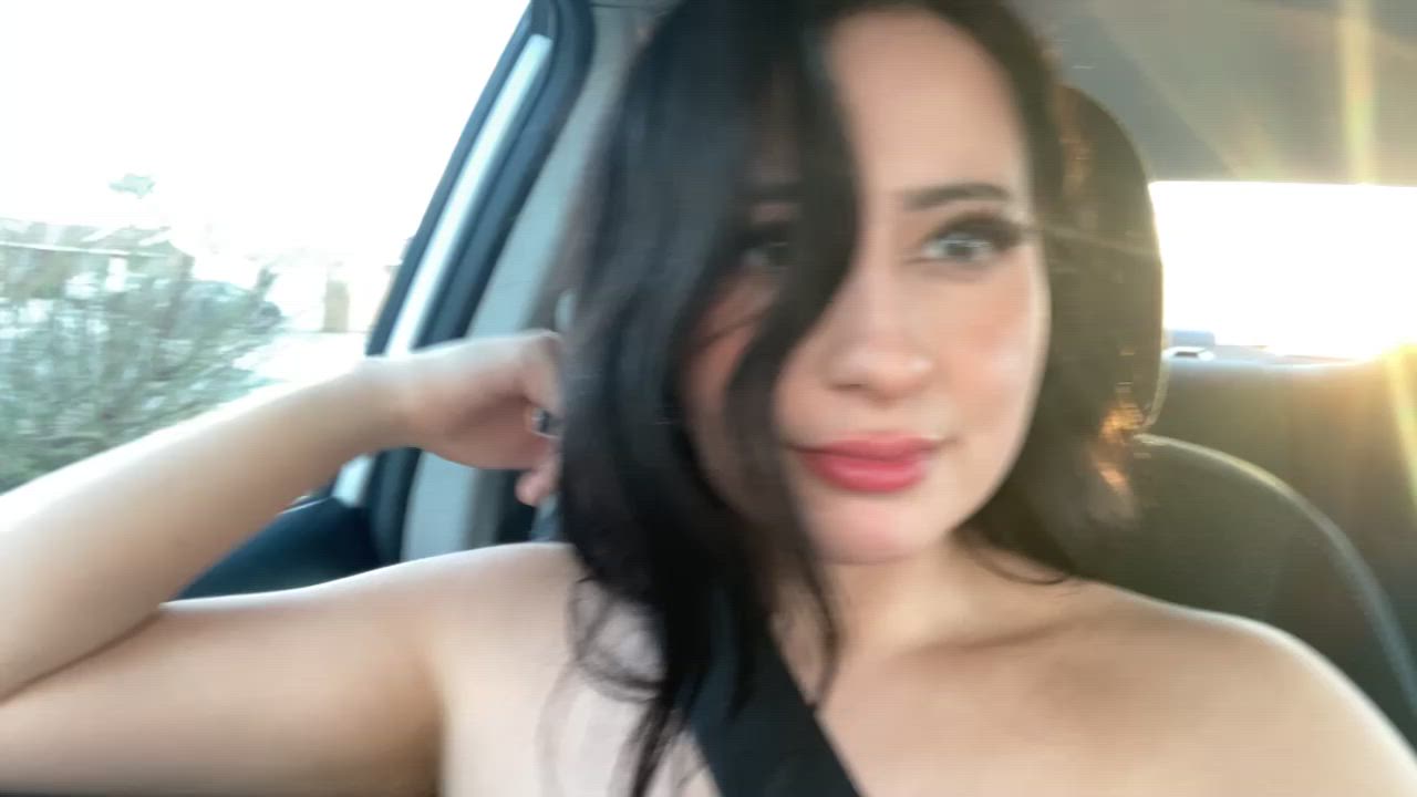 Suck on my tongue while we make out. 🥰