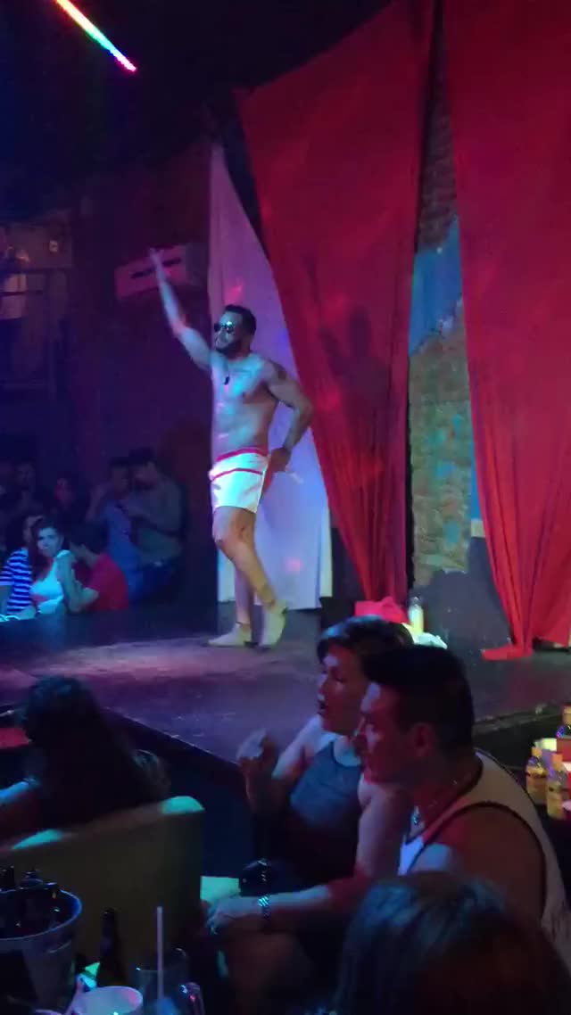 edsex - Este video ya tiene tiempo; es del buen Ethan, un famoso stripper, cuando