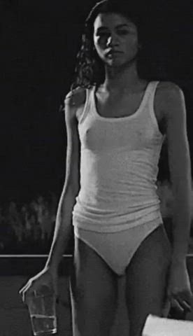 Nipples Pokies Zendaya gif