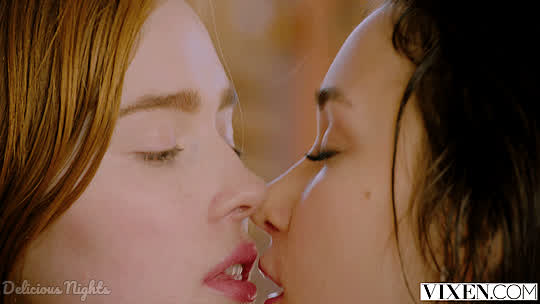 caption cute ellie leen french kissing jia lissa kissing lesbian lips passionate