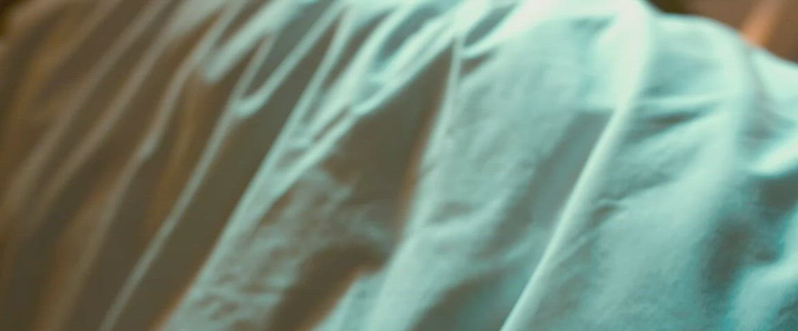 Celebrity Rosario Dawson Sideboob gif