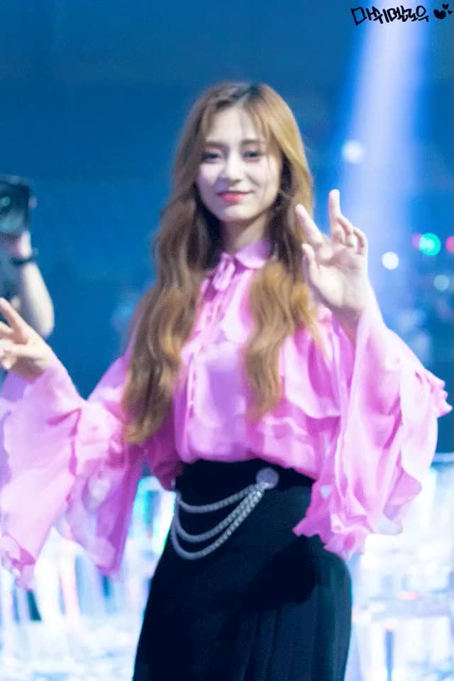 Tzuyu Dancing