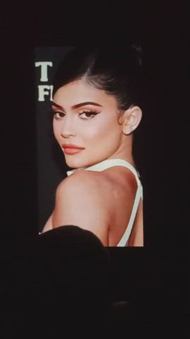 Sexy slut, Kylie fucking Jenner takes my load. 💦💦💦