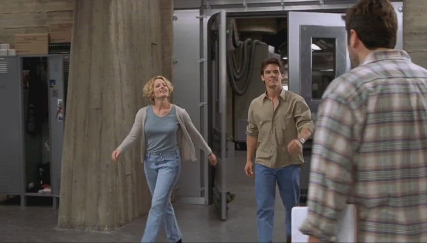 Elisabeth Shue and Kim Dickens - Hollow Man (2000)