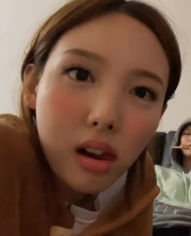 Nayeon 2 - 204730 Vlive