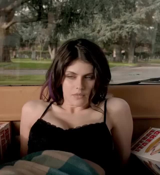 Alexandra Daddario Nude - www.redbled.com