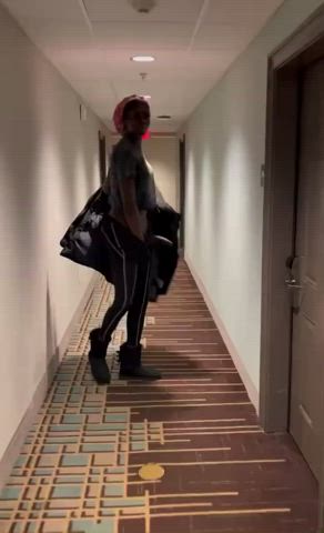 Imagine seeing her when you open your hotel room door…