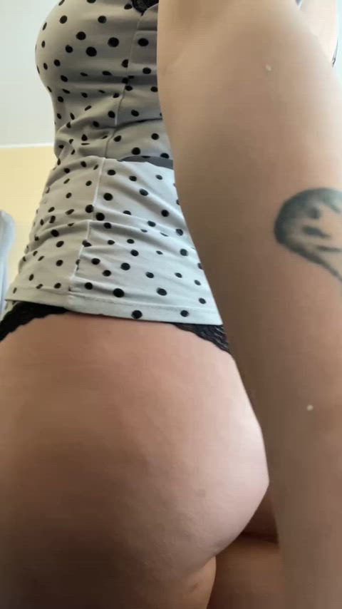 Please be honest... rate my booty 5-10 ;) 21F