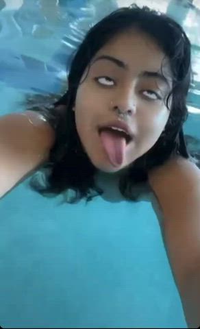 amateur blowjob eye contact homemade joi pool slave sloppy underwater gif