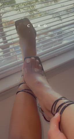 feet feet fetish high heels toes gif